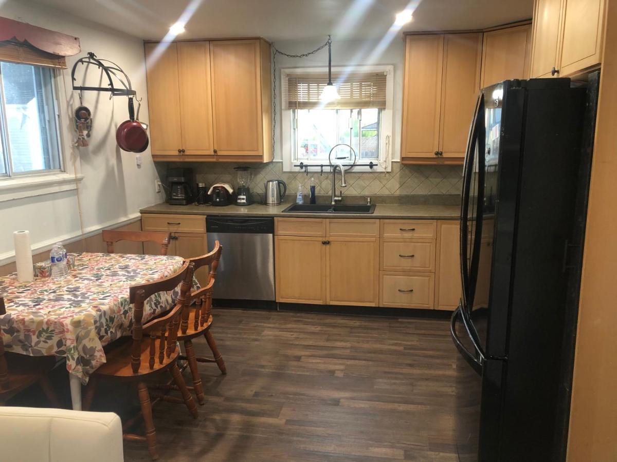 Entire Detached 3-Bedrooms Cute Home In Cornwall Area Екстериор снимка